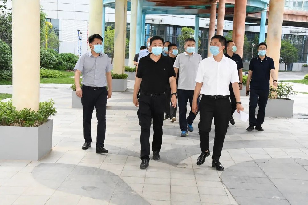 鄭州市人大常委會(huì)副主任王福松一行蒞臨園區(qū)調(diào)研“萬(wàn)人助萬(wàn)企”及人大代表聯(lián)絡(luò)站建設(shè)工作